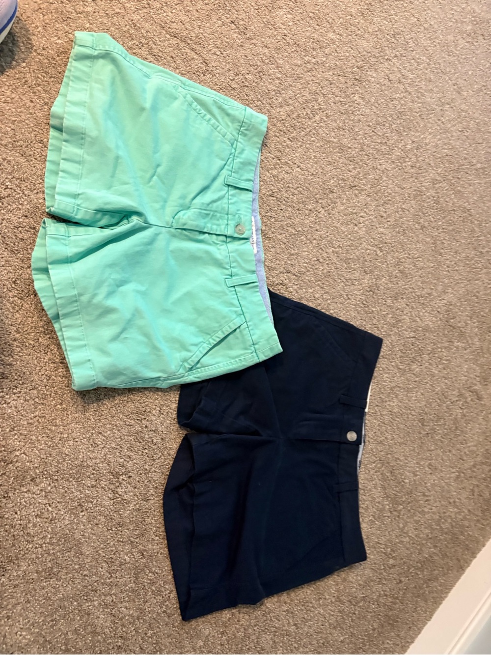 Woman’s southern  tide size 6 Chino Shorts - Mint and Navy (2-Pack)
